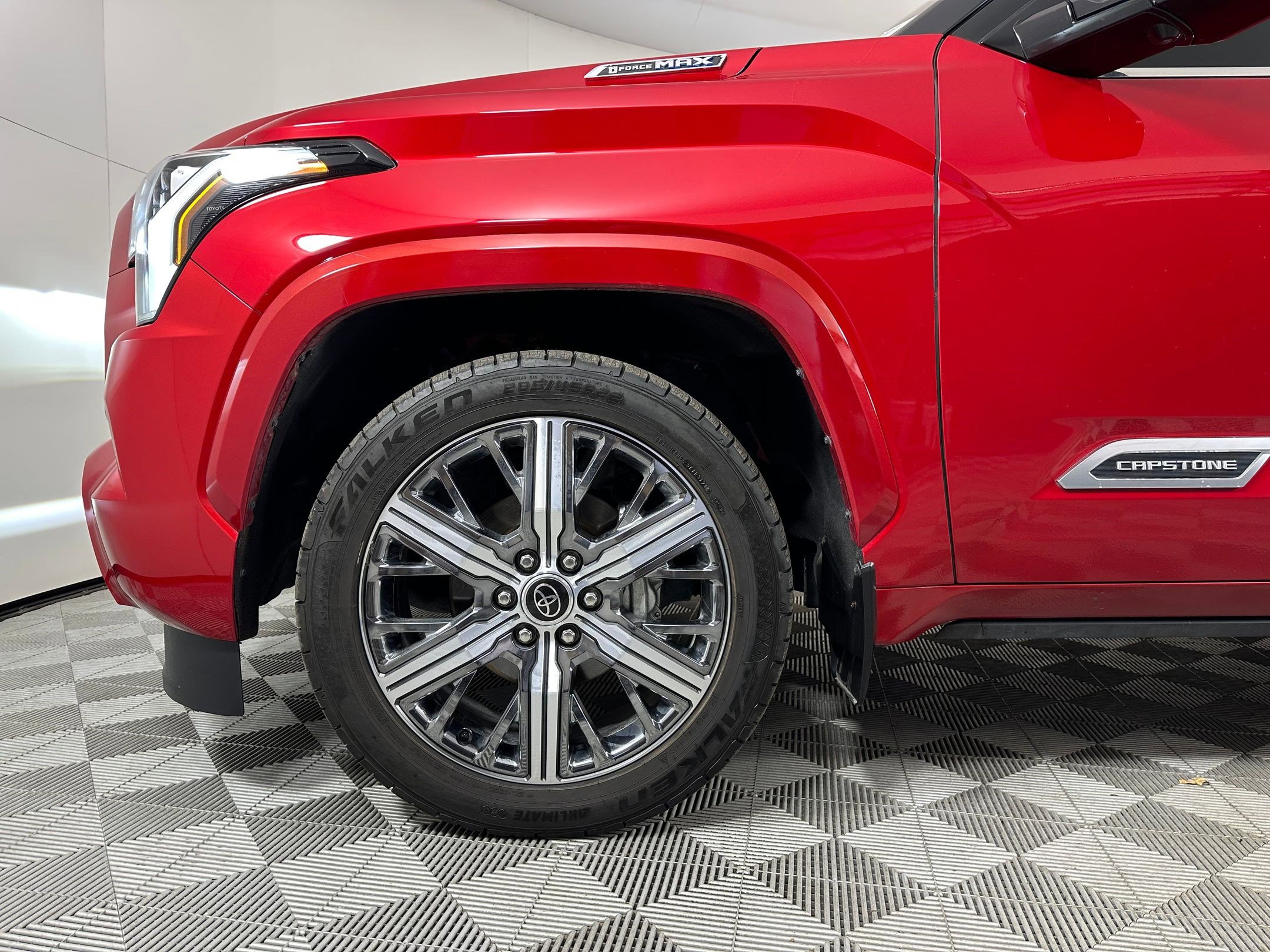 Used 2024 Toyota Sequoia Capstone image 10