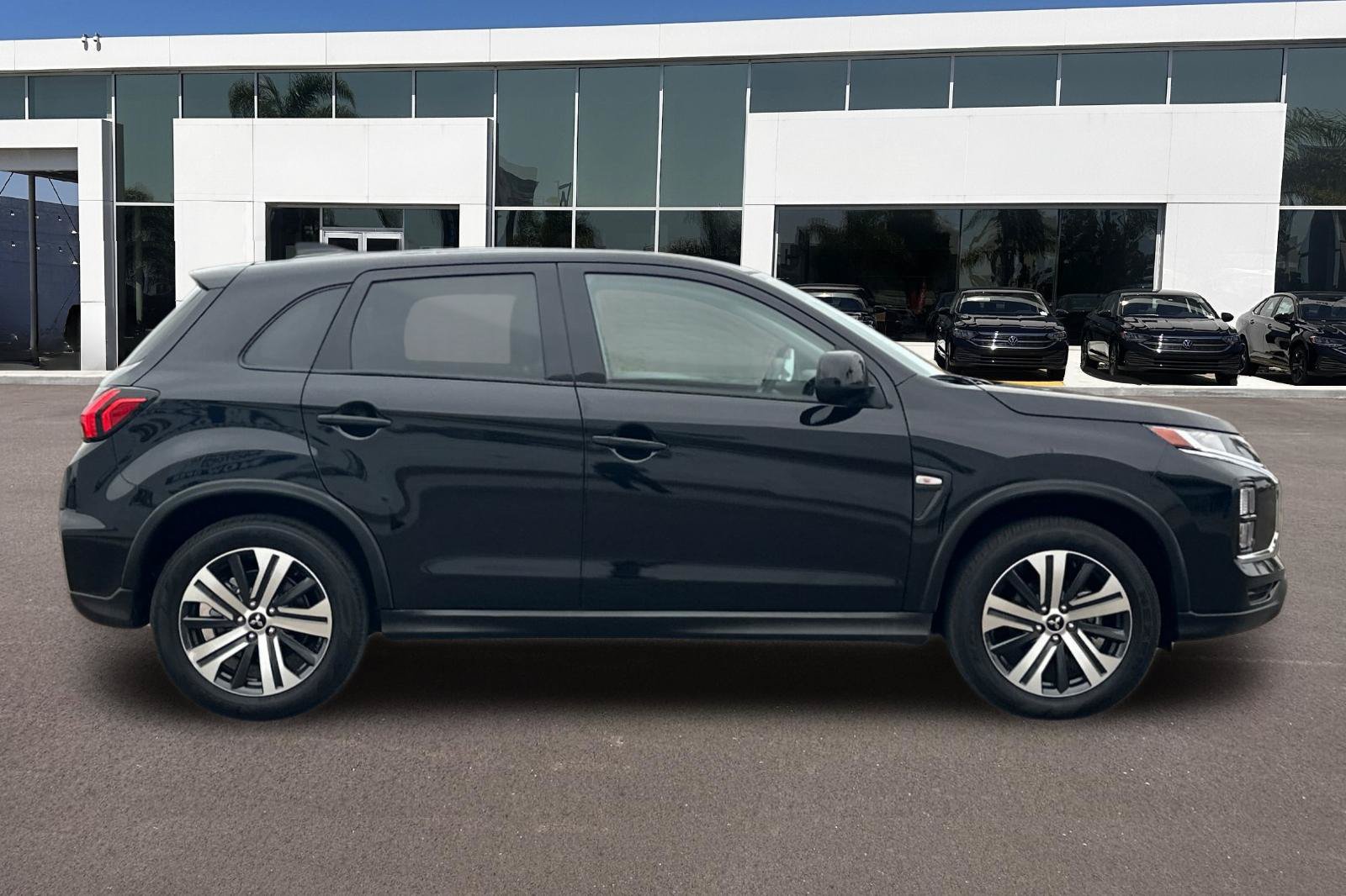 Used 2025 Mitsubishi Outlander Sport AWD image 2