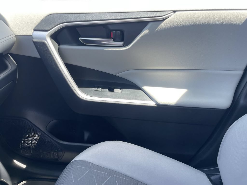 Used 2020 Toyota RAV4 XLE w/ Convenience Package AWD/4WD image 22