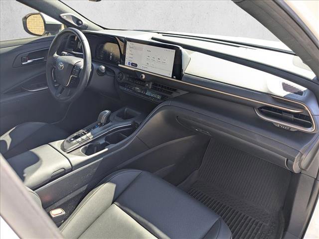 Used 2023 Toyota Crown Limited image 22