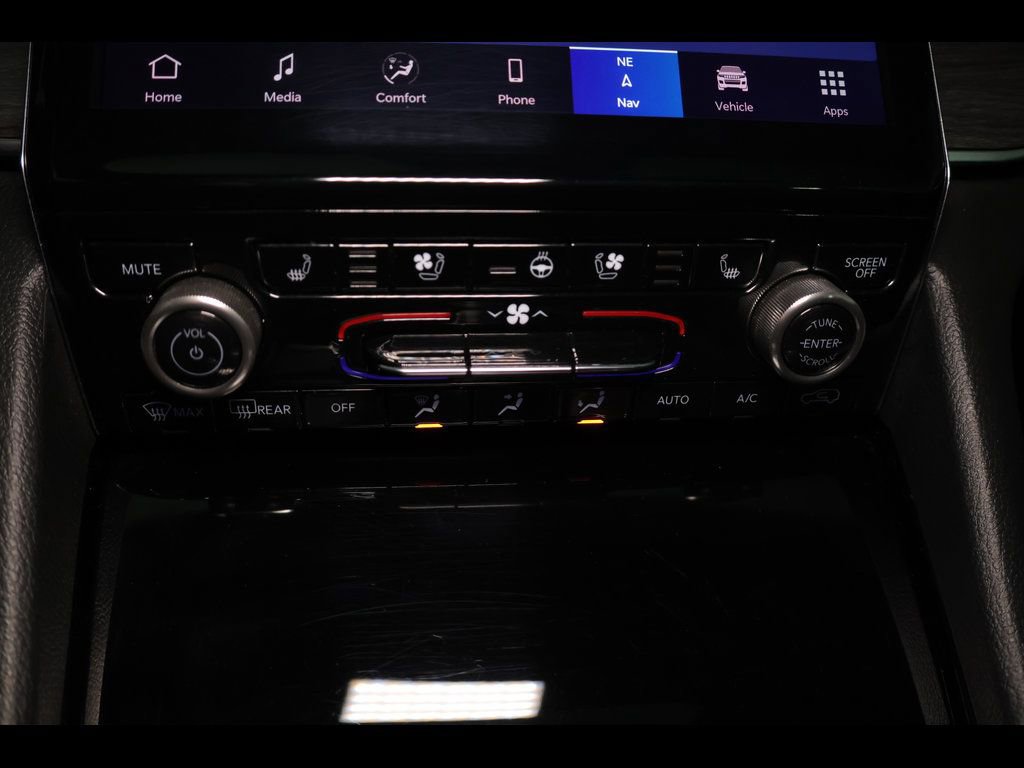 Used 2022 Jeep Grand Cherokee Overland w/ Adv Protech Group III AWD/4WD image 28