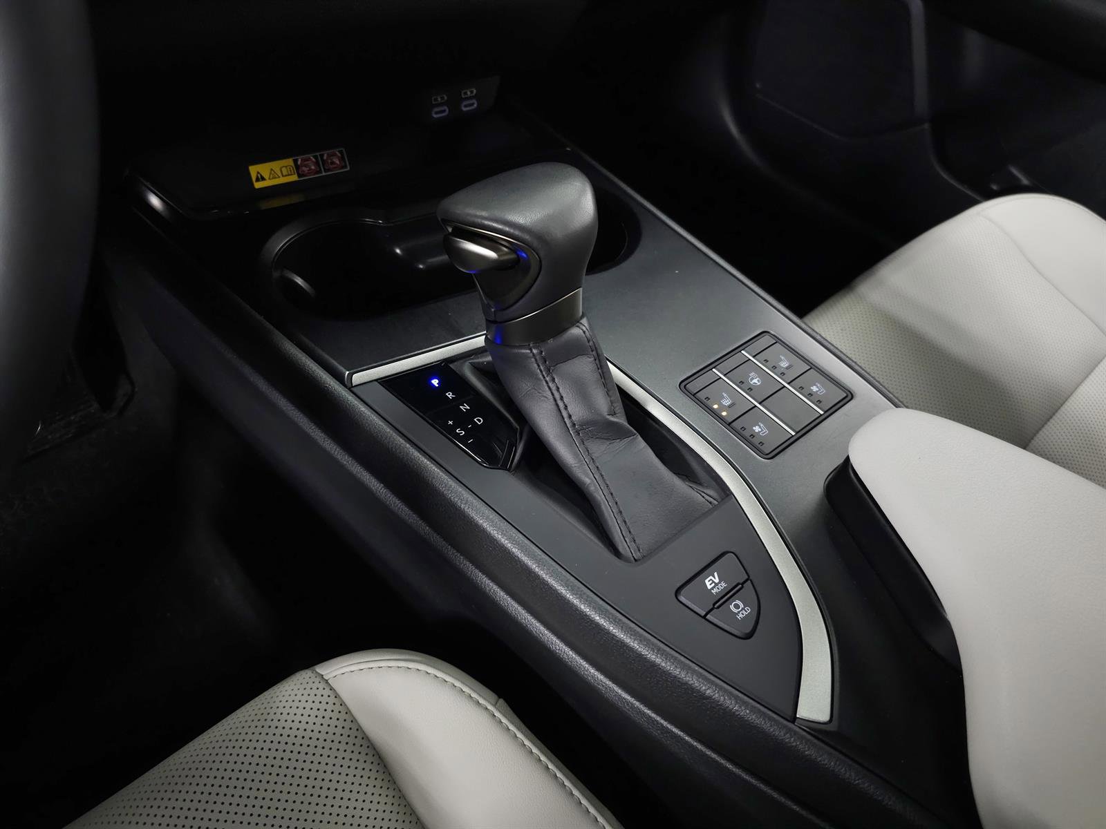 Used 2024 Lexus UX 250h AWD w/ Premium Package image 28
