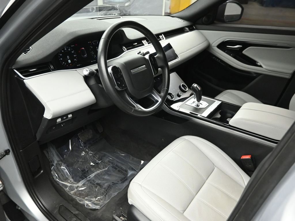 Used 2020 Land Rover Range Rover Evoque SE image 9