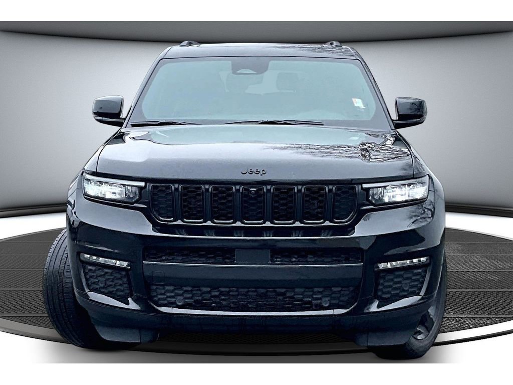 Used 2025 Jeep Grand Cherokee L Limited w/ Luxury Tech Group II image 4