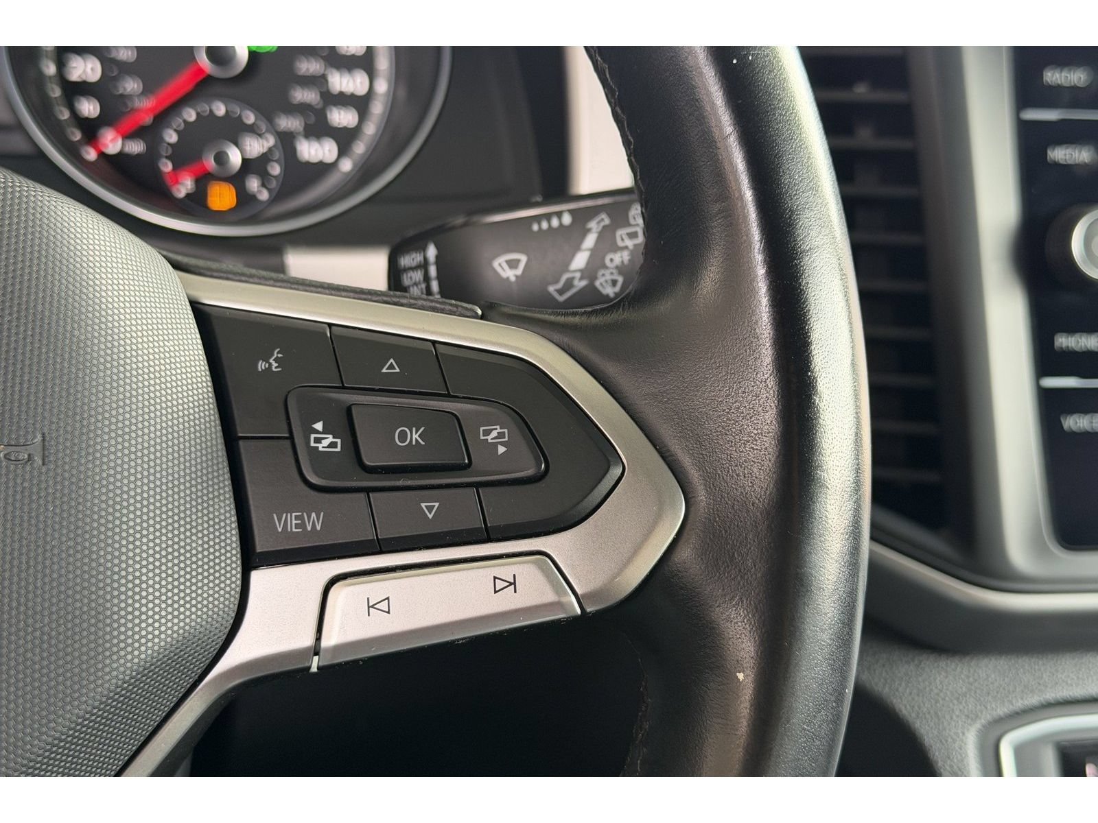 Used 2021 Volkswagen Atlas SE w/ Towing Package AWD/4WD image 28
