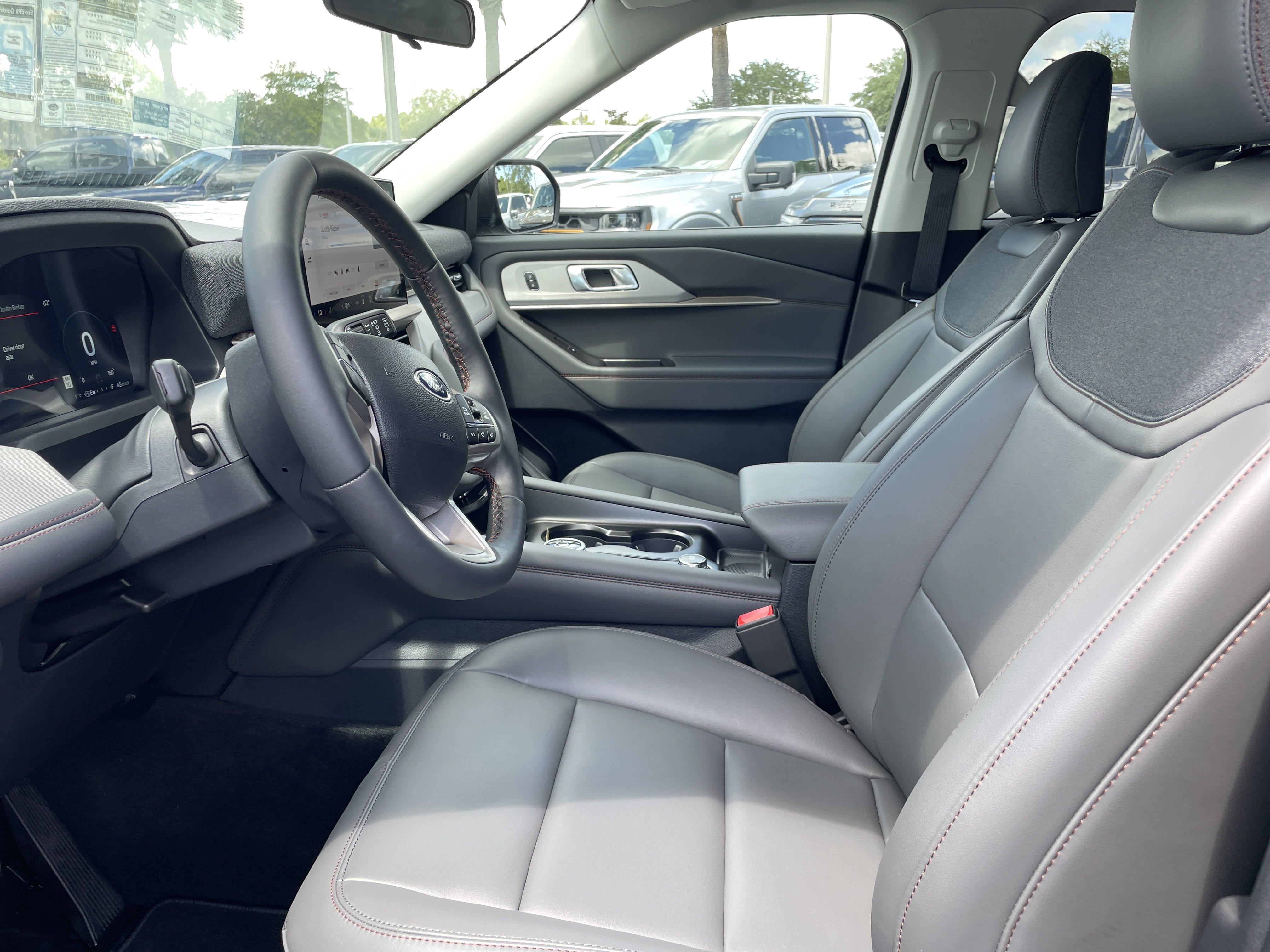 New 2025 Ford Explorer Active w/ Active Comfort Package image 15