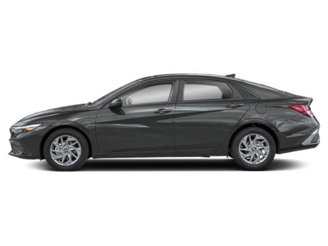Used 2024 Hyundai Elantra SEL FWD image 3