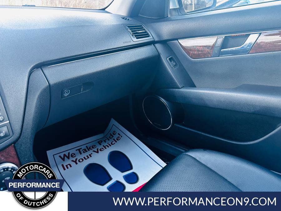 Used 2009 Mercedes-Benz C 300 Sport image 44