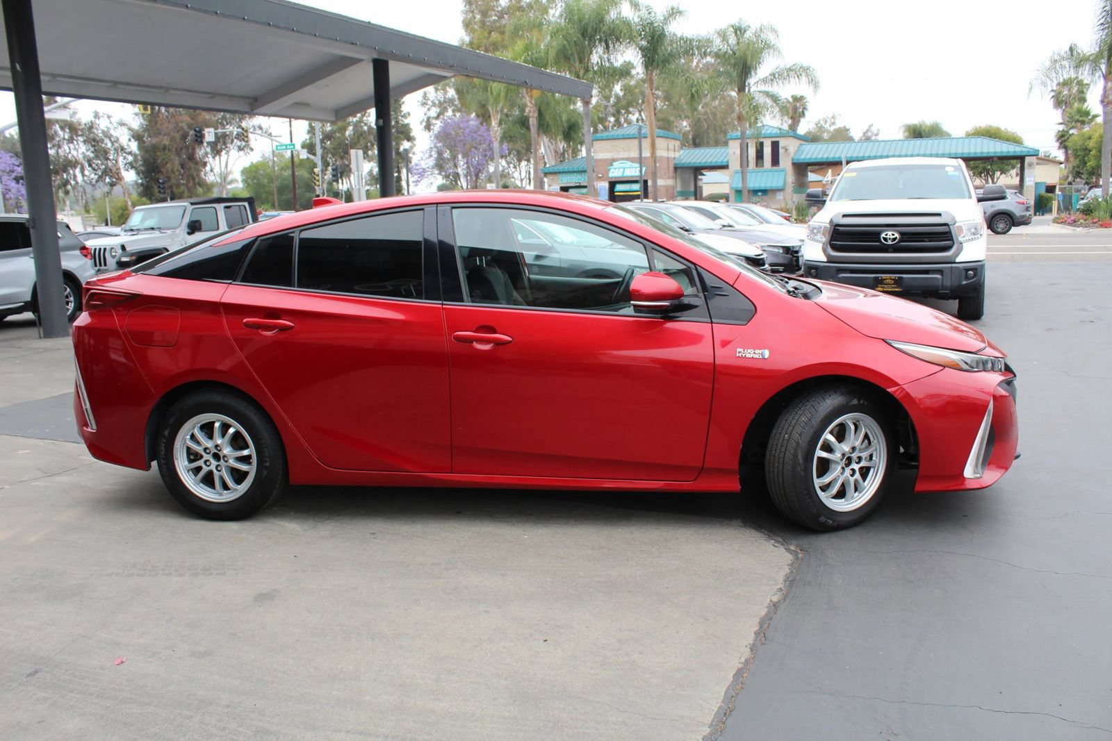 Used 2020 Toyota Prius Prime LE FWD image 6