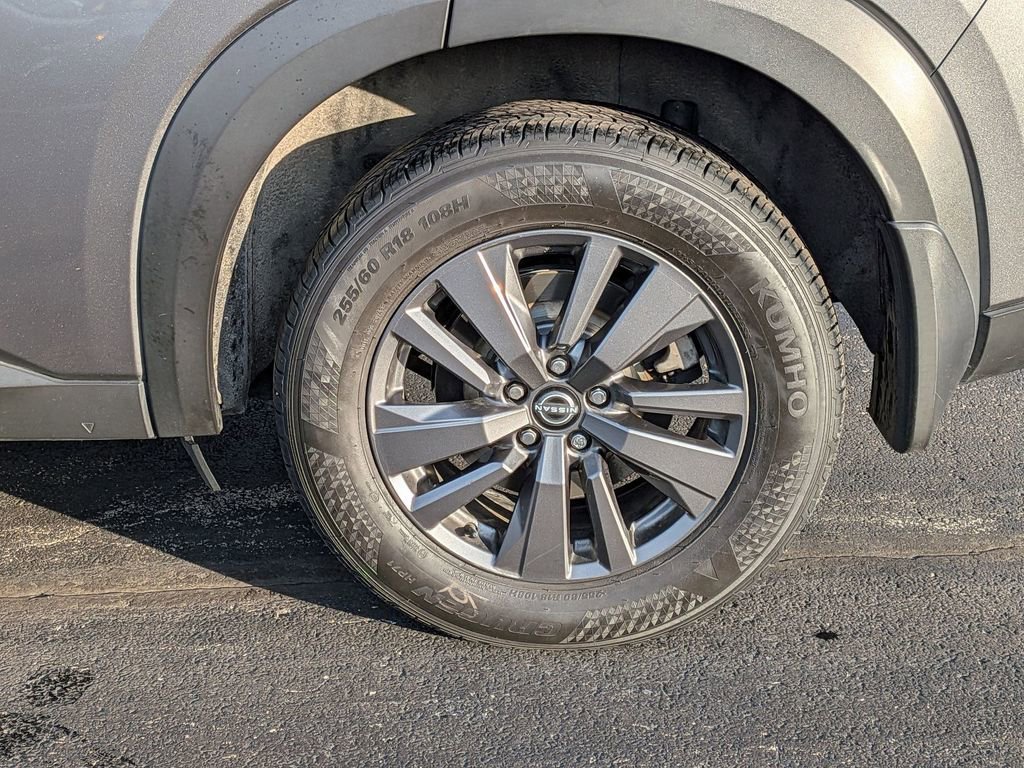 Used 2022 Nissan Pathfinder SV image 22