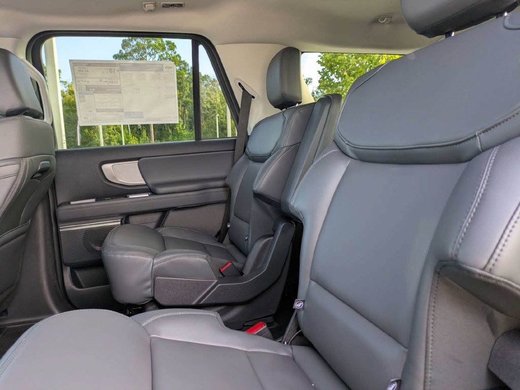 New 2027 Ford Expedition Active RWD image 16