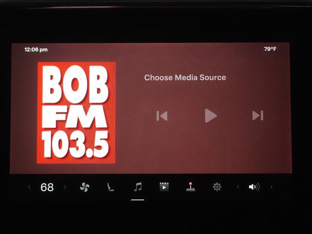 Used 2021 Tesla Model S Plaid image 39