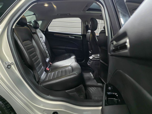 Used 2016 Ford Fusion SE w/ Equipment Group 202A image 16
