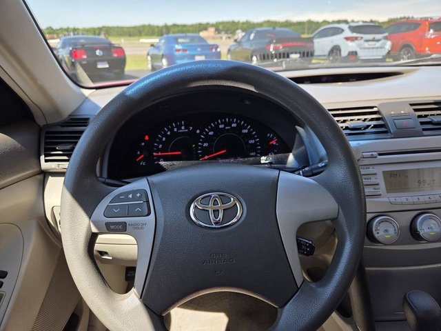 Used 2011 Toyota Camry LE FWD image 19