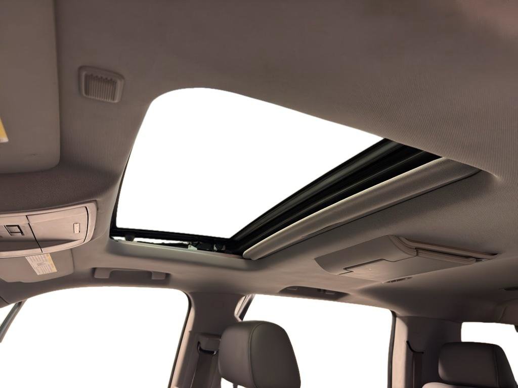 Used 2015 Chevrolet Suburban LT w/ Luxury Package image 16