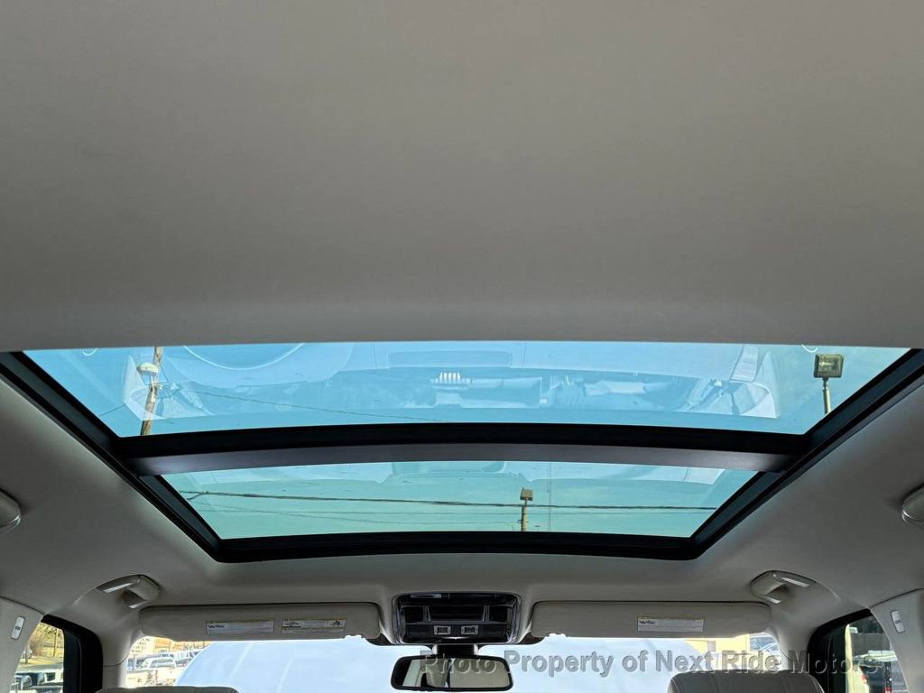 Used 2016 Land Rover Range Rover HSE image 25