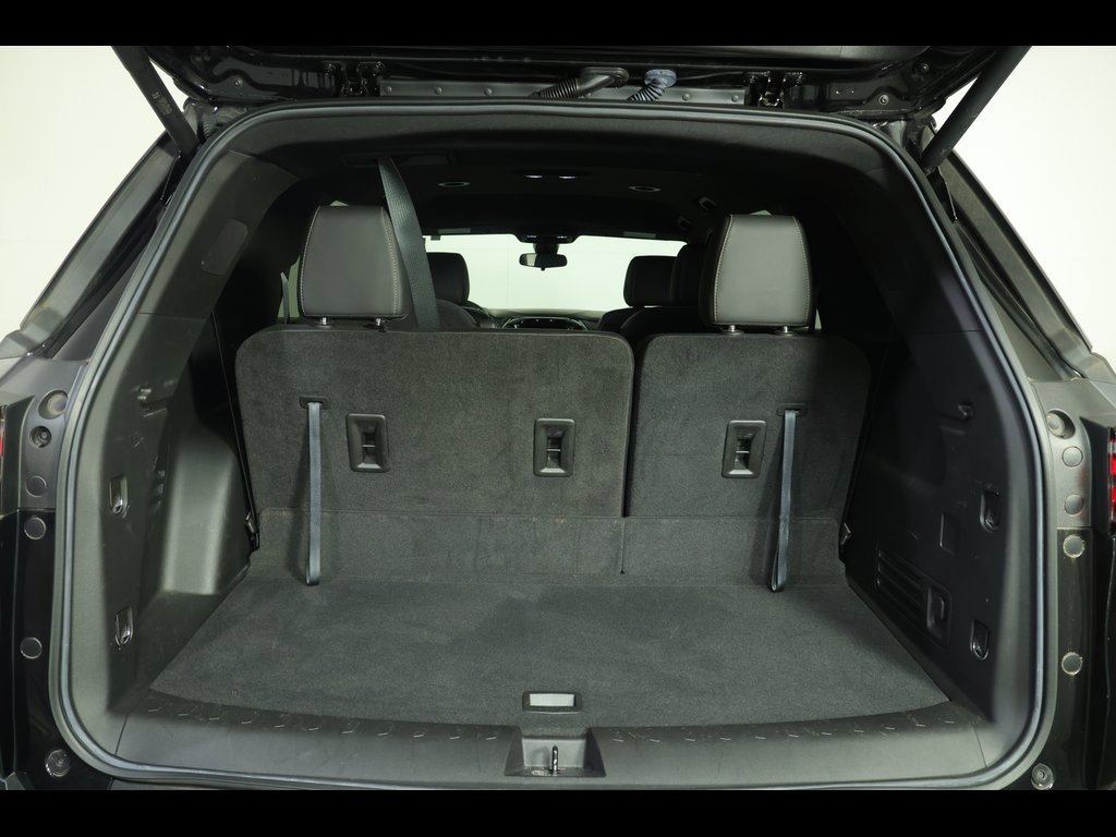 Used 2022 Chevrolet Traverse LT image 18