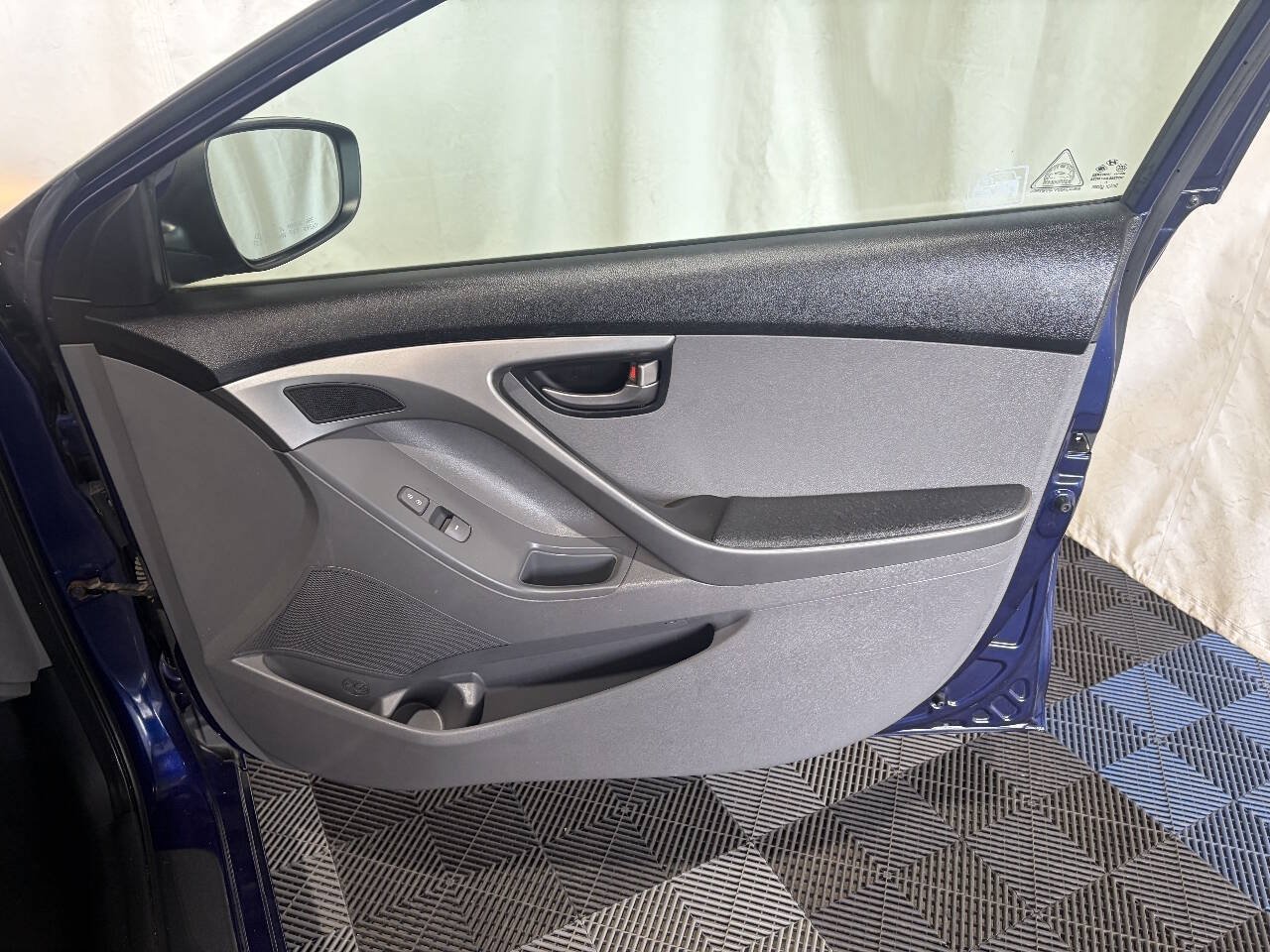 Used 2011 Hyundai Elantra GLS FWD image 12