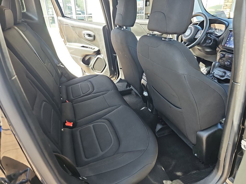 Used 2022 Jeep Renegade Latitude AWD/4WD image 11
