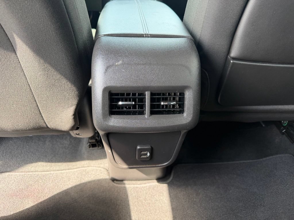 Used 2024 GMC Terrain SLE FWD image 23