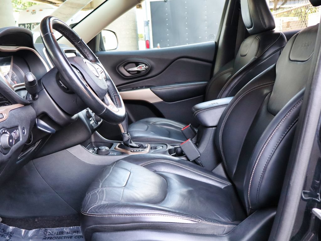 Used 2018 Jeep Cherokee Limited AWD/4WD image 16