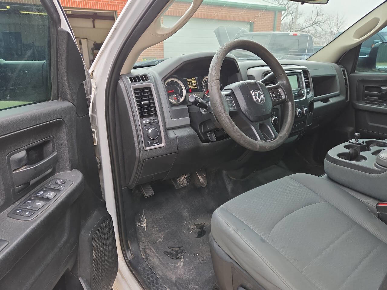 Used 2018 RAM 2500 Tradesman w/ Chrome Appearance Group AWD/4WD image 8