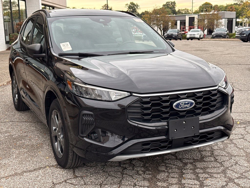 Used 2024 Ford Escape ST-Line w/ Tech Pack #1 AWD/4WD image 15