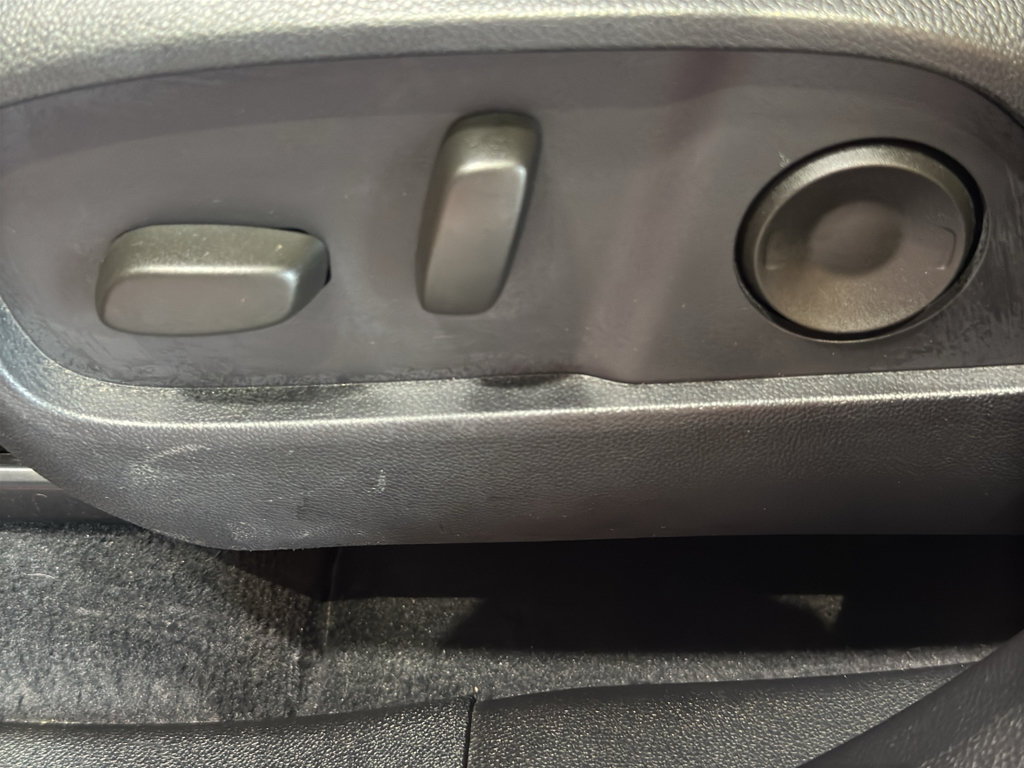 Used 2025 Chevrolet Equinox RS w/ Safety and Technology Package FWD image 15