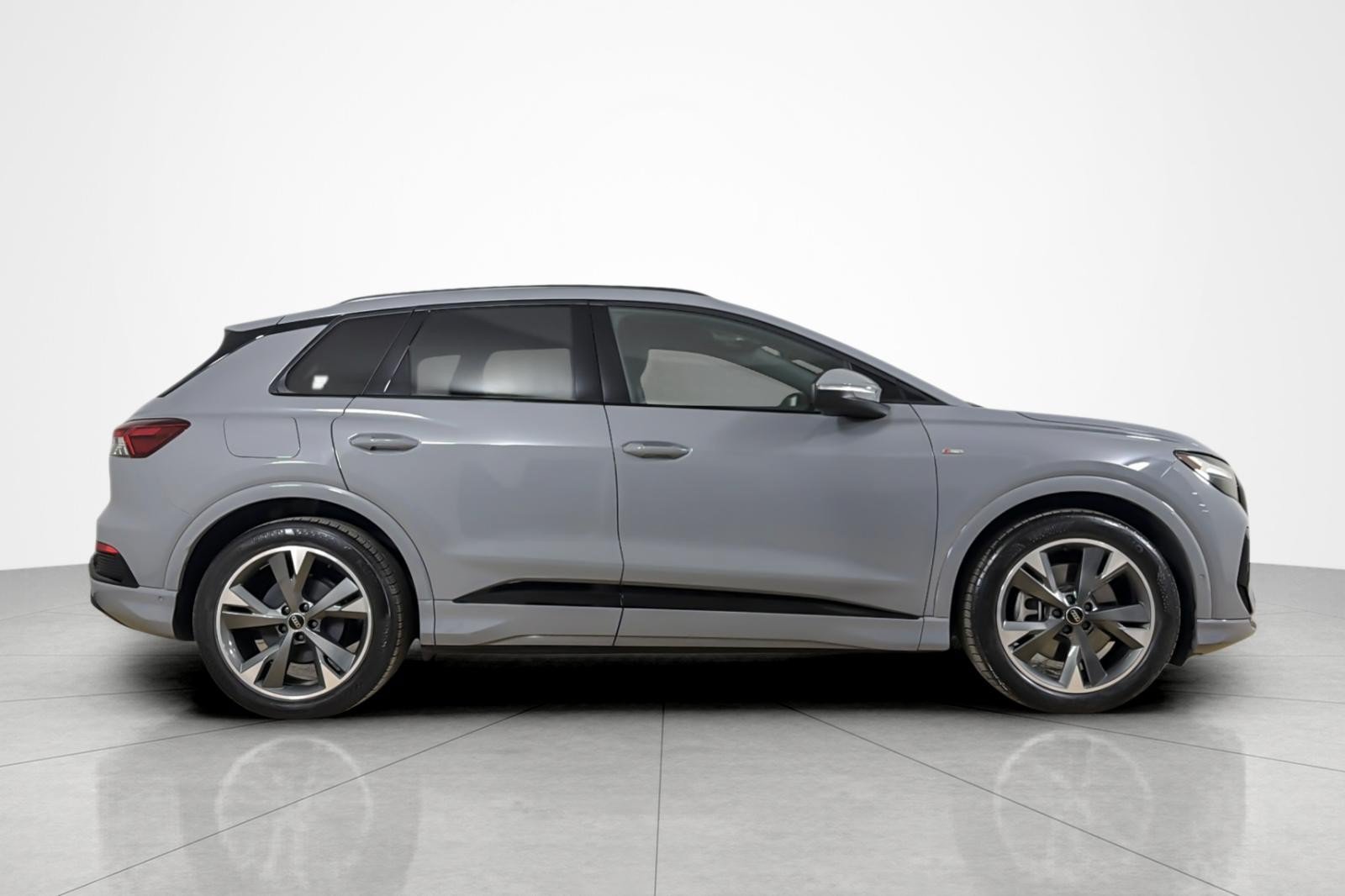 Certified 2024 Audi Q4 e-tron Premium Plus w/ Premium Plus AWD/4WD image 6
