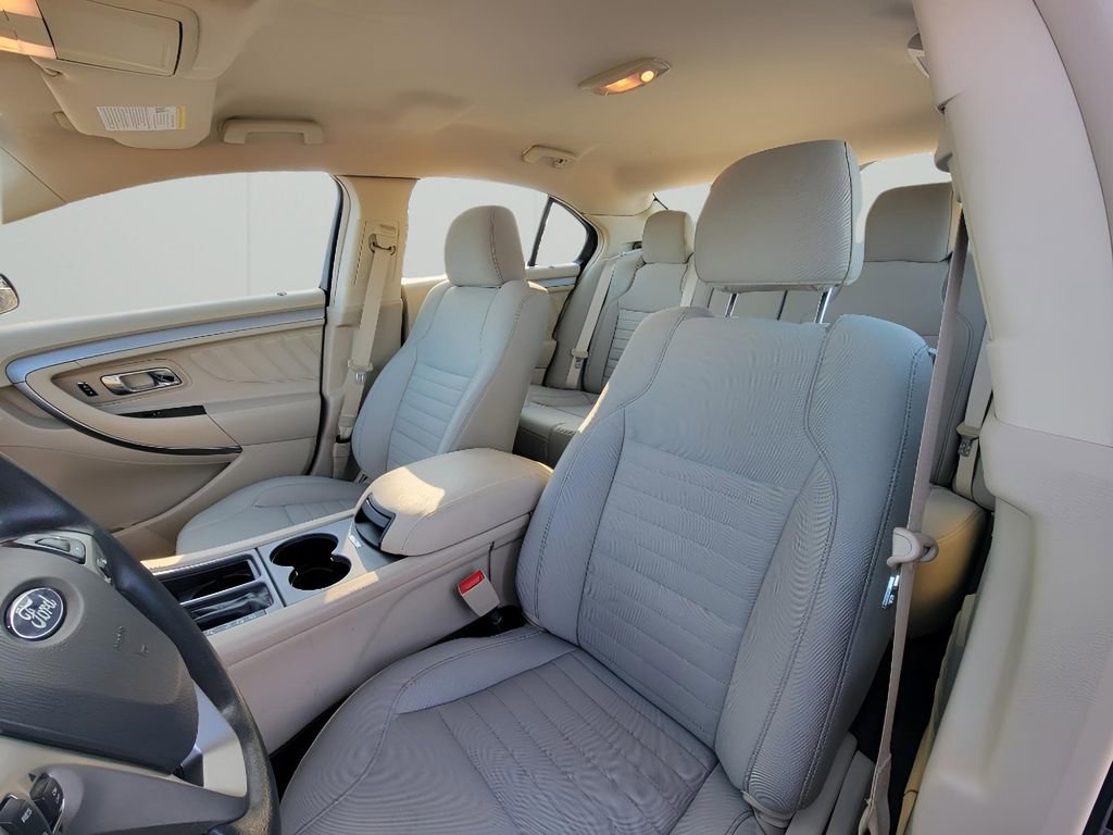 Used 2018 Ford Taurus SE image 11