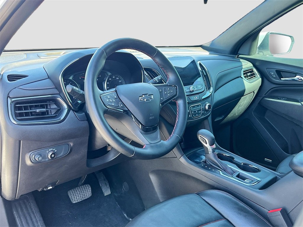 Used 2023 Chevrolet Equinox RS w/ RS Leather Package image 9