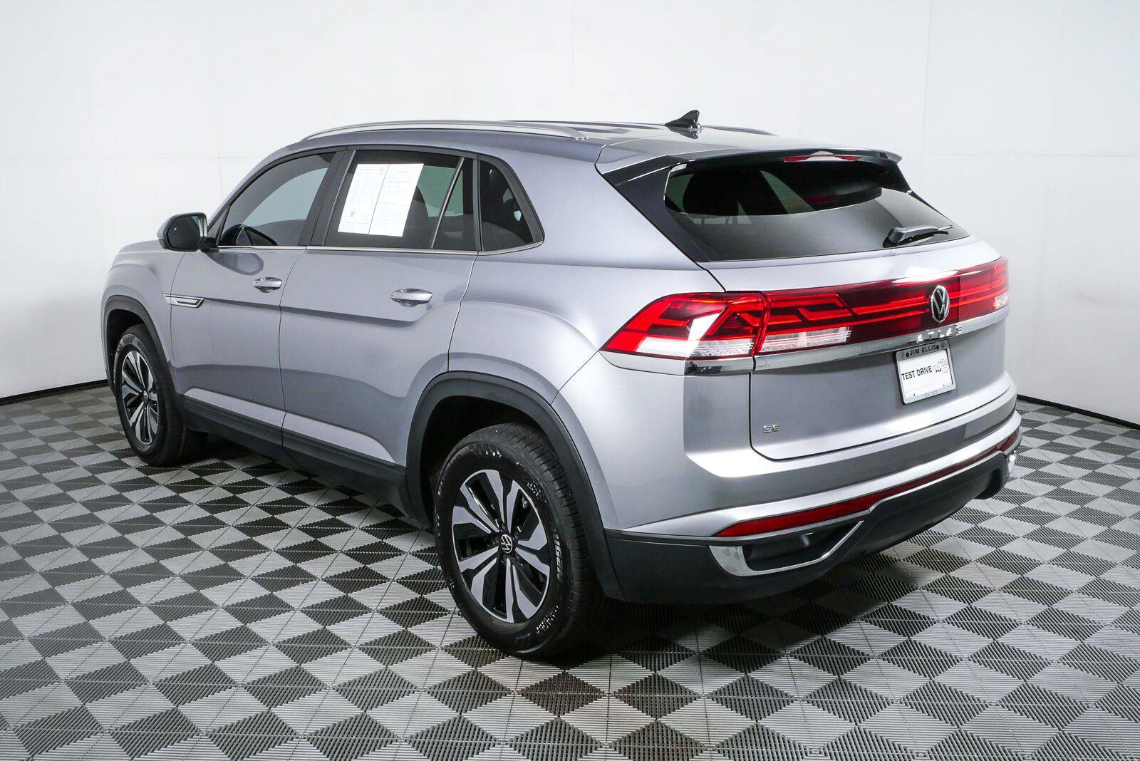 Certified 2024 Volkswagen Atlas Cross Sport SE FWD image 14