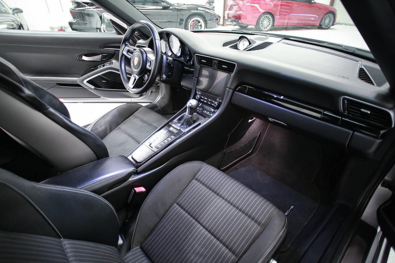 Used 2018 Porsche 911 Carrera T image 23