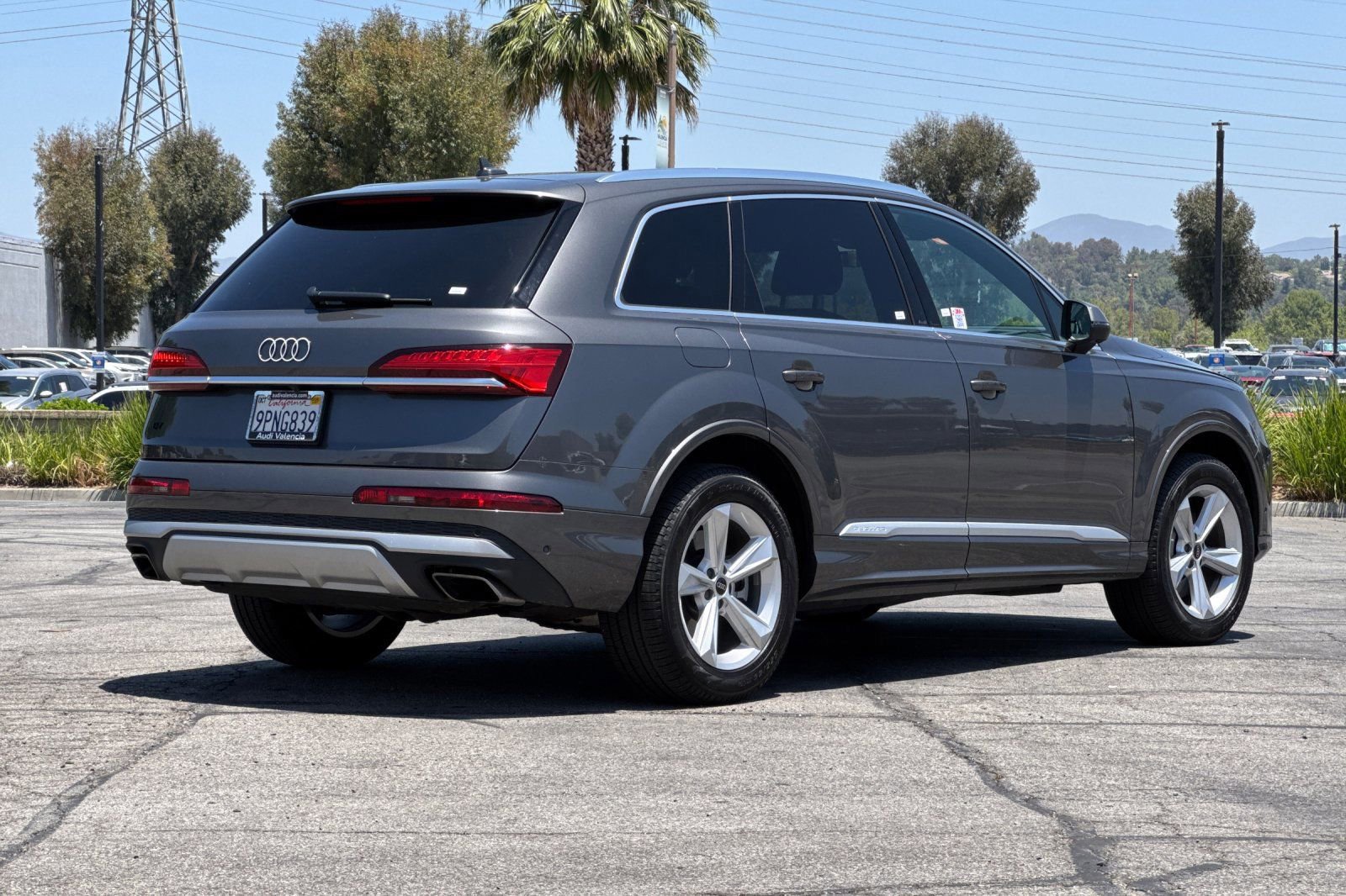 Used 2025 Audi Q7 3.0T Premium w/ Convenience Package image 4