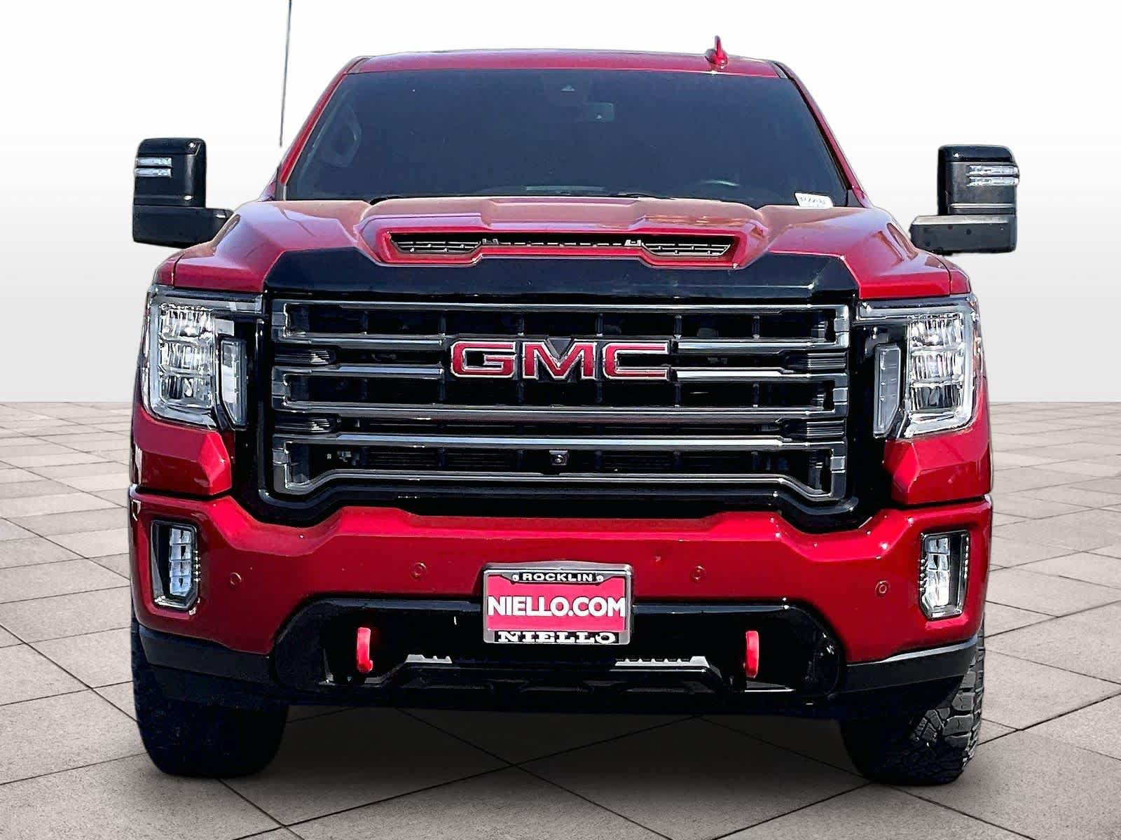 Used 2022 GMC Sierra 2500 AT4 w/ AT4 Preferred Package AWD/4WD image 3