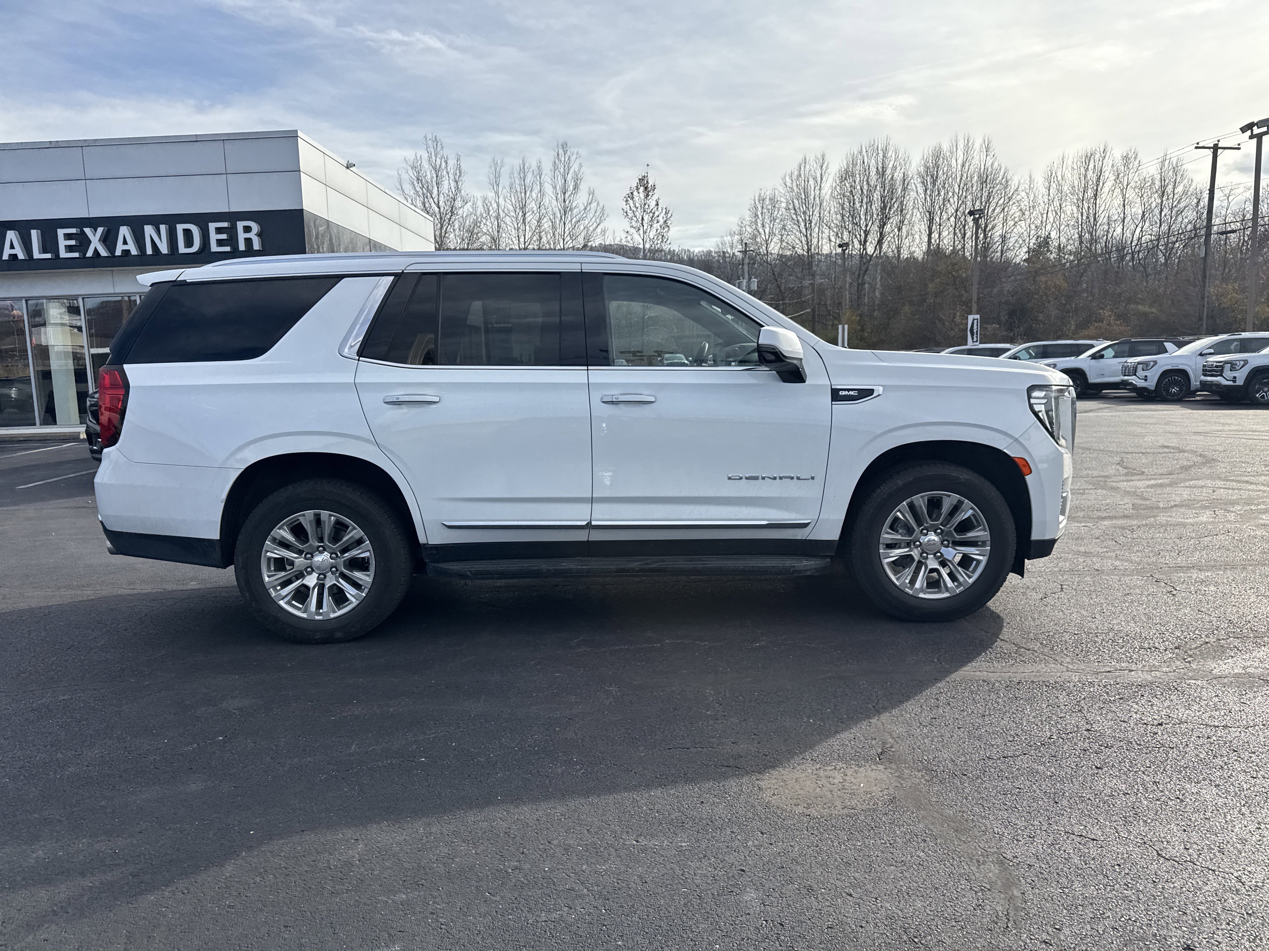 Used 2023 GMC Yukon Denali video 2