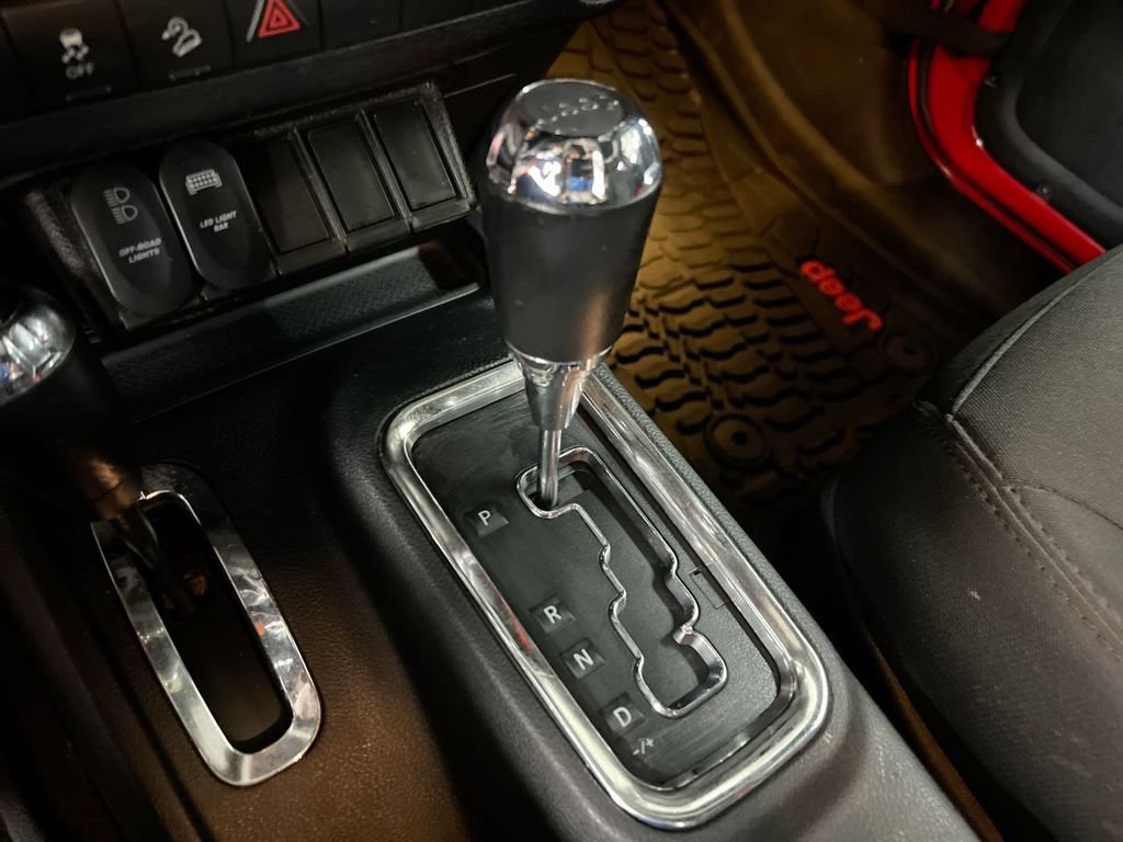 Used 2015 Jeep Wrangler Sport AWD/4WD image 17
