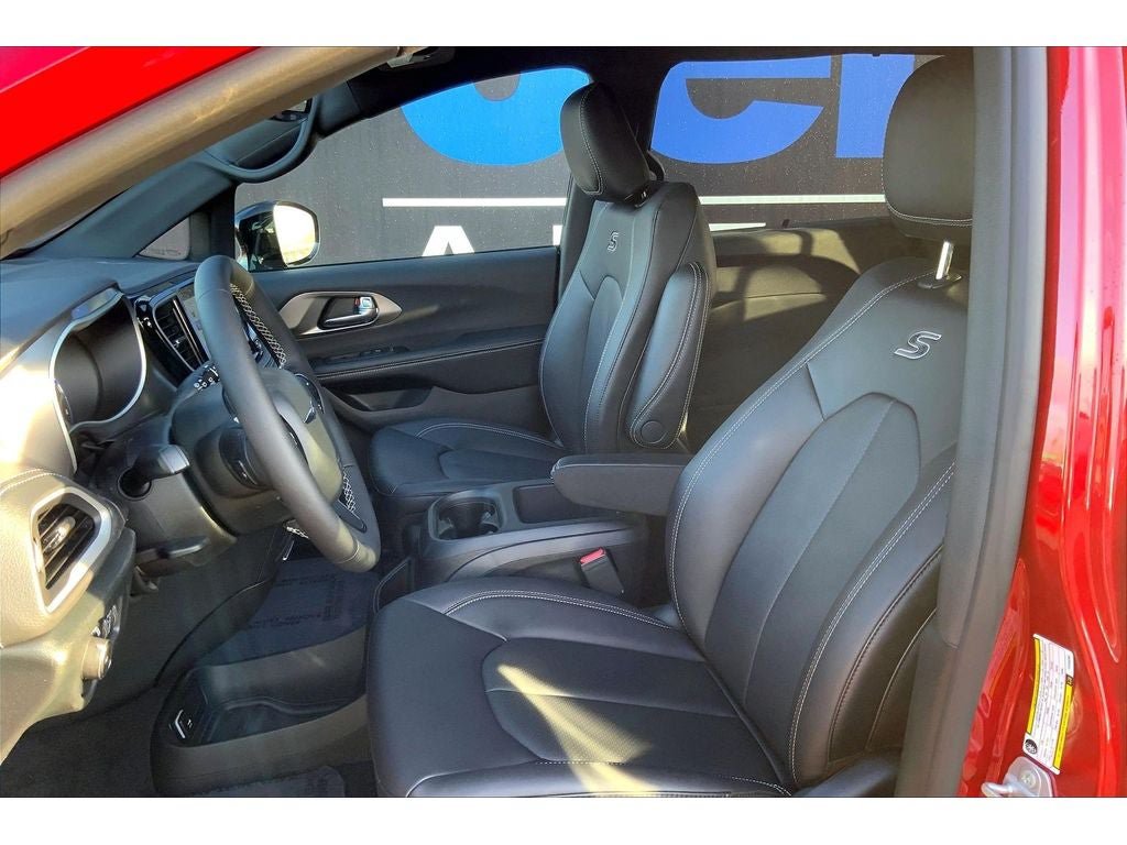 New 2026 Chrysler Pacifica Select w/ S Appearance Package AWD/4WD image 10