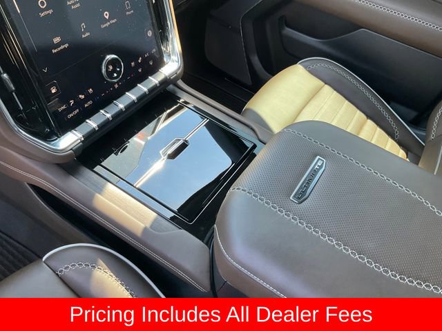 Used 2025 GMC Yukon Denali Ultimate AWD/4WD image 17