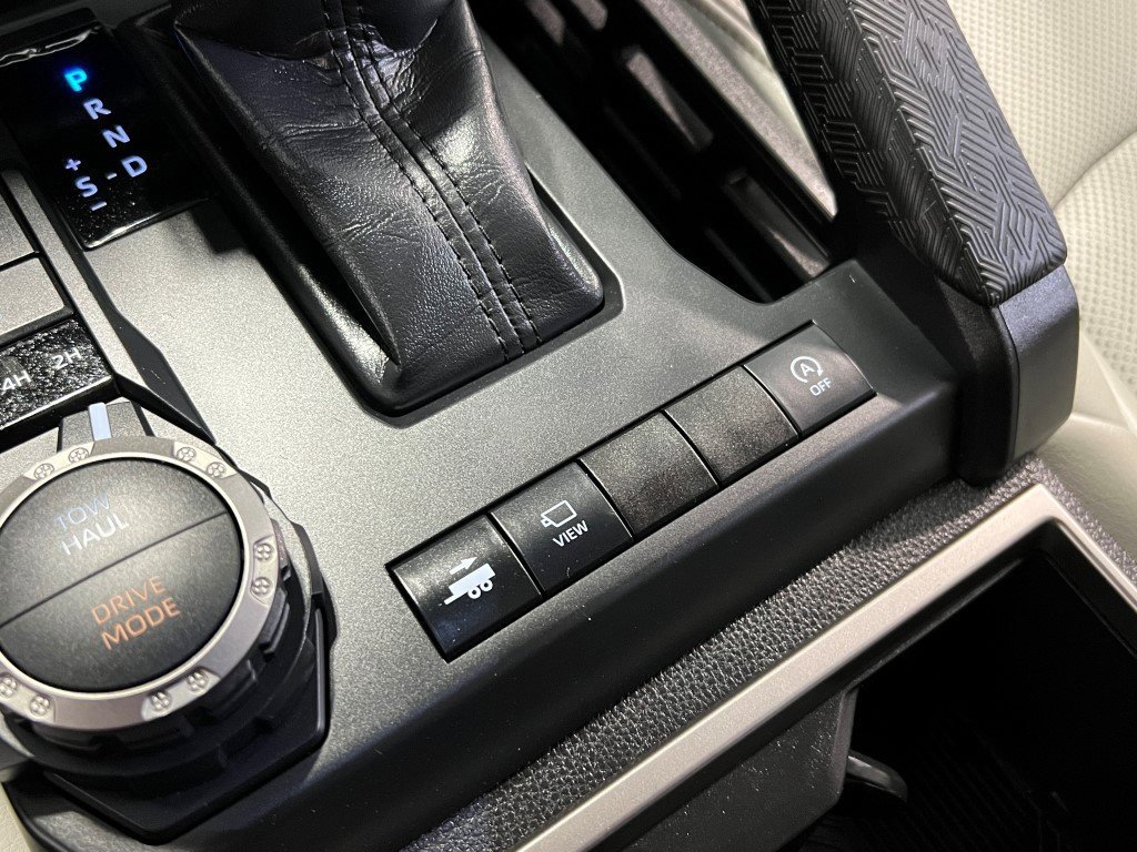 Used 2025 Toyota Tacoma Limited image 44