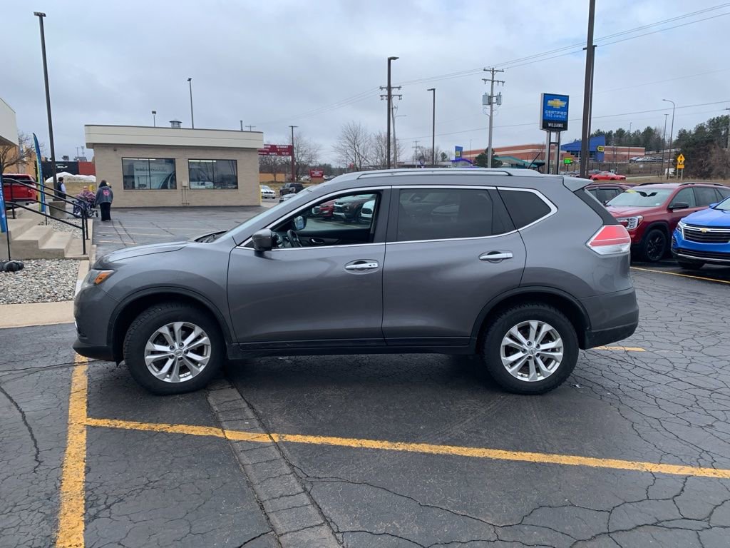 Used 2016 Nissan Rogue SV w/ SV Premium Package