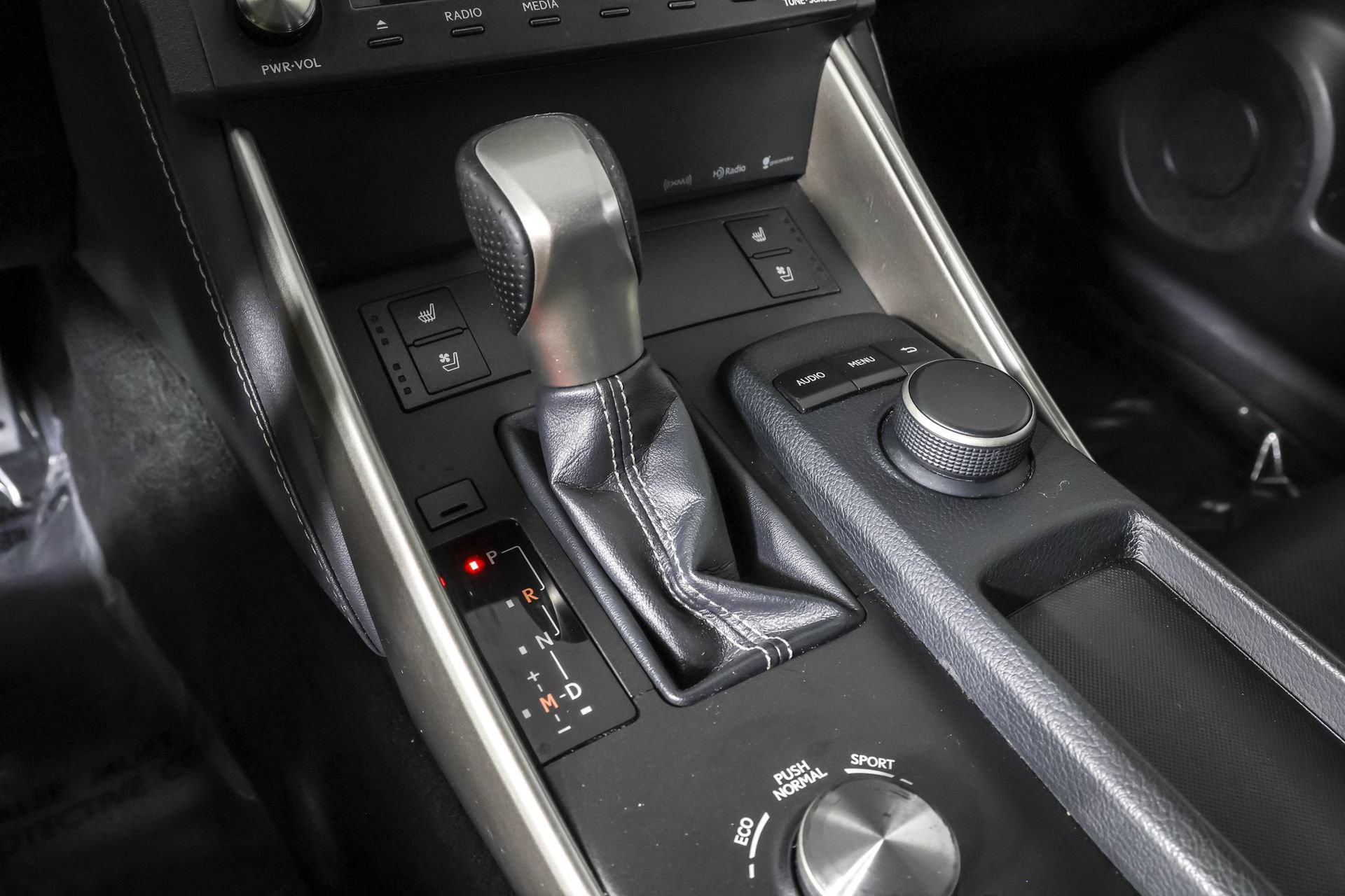 Used 2016 Lexus IS 200t w/ F Sport Package RWD image 31