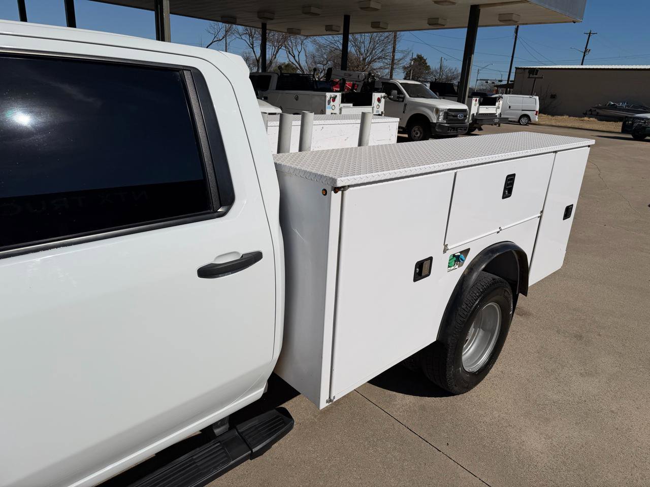 Used 2024 GMC Sierra 3500 Pro w/ Convenience Package image 10