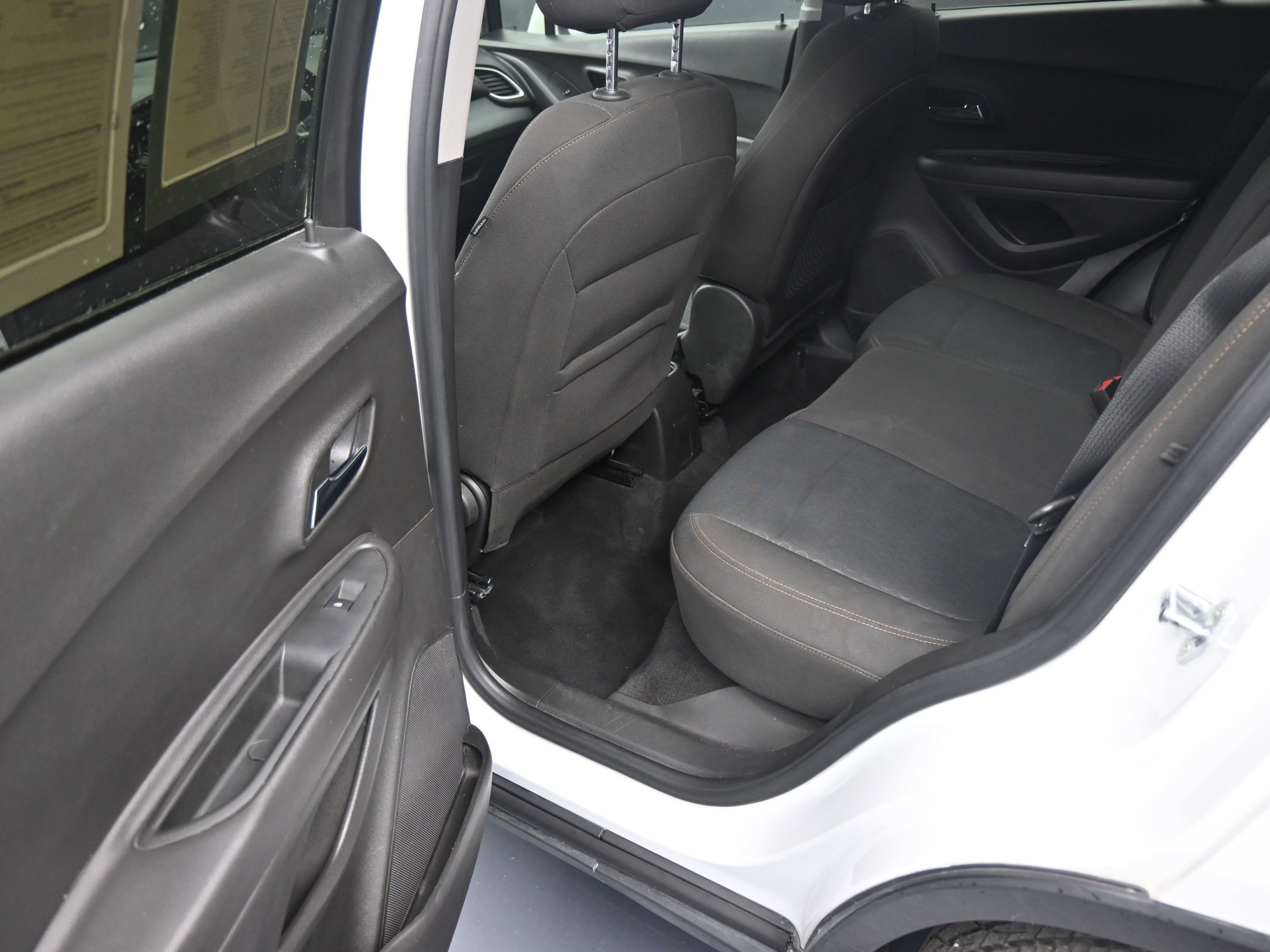 Used 2020 Chevrolet Trax LS image 17