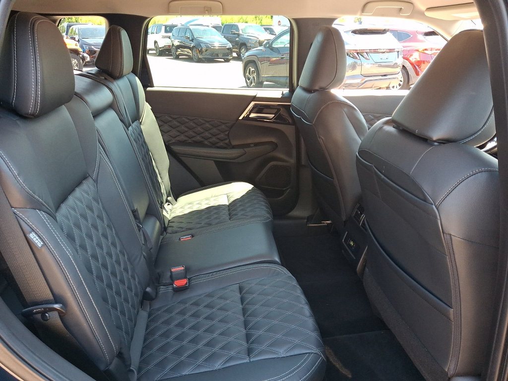 Used 2022 Mitsubishi Outlander SEL AWD/4WD image 15