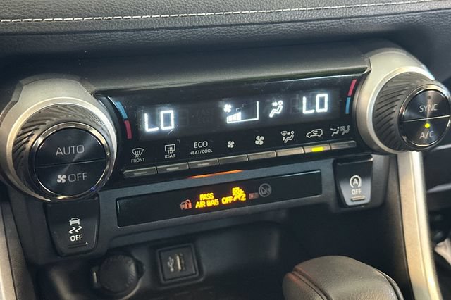 Used 2024 Toyota RAV4 XLE FWD image 25