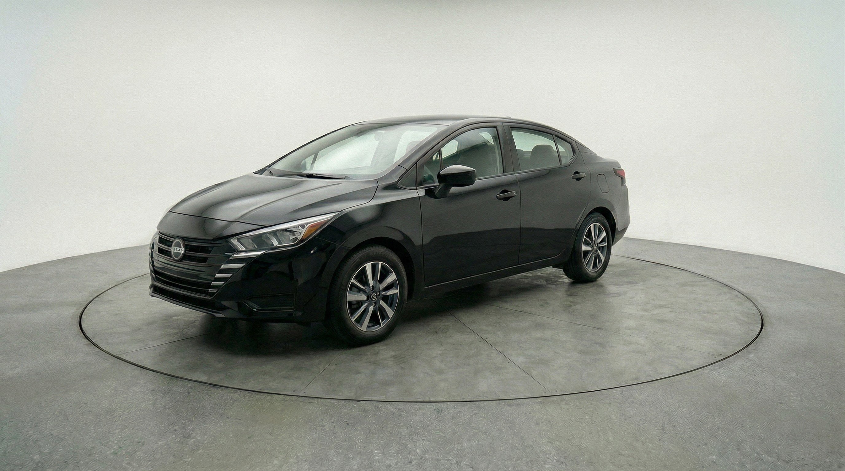 Used 2025 Nissan Versa SV FWD image 3