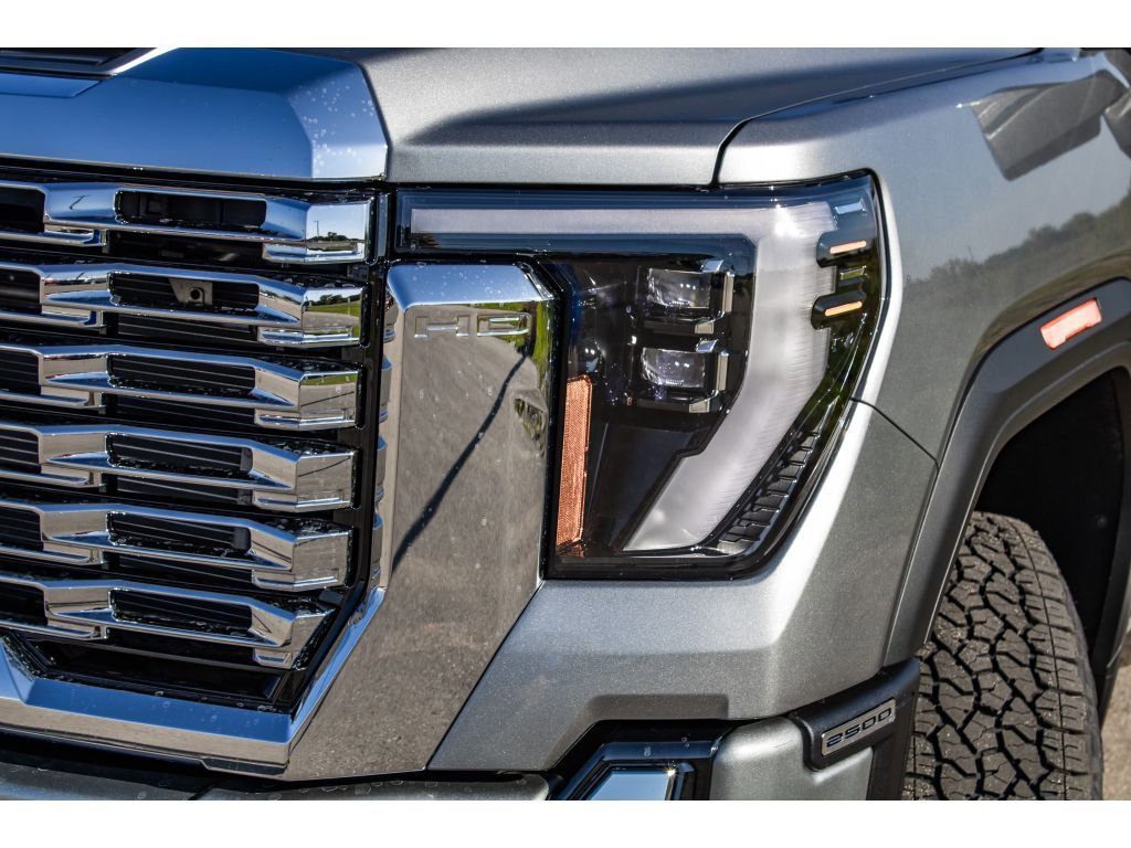 New 2026 GMC Sierra 2500 Denali w/ Denali Reserve Package image 8