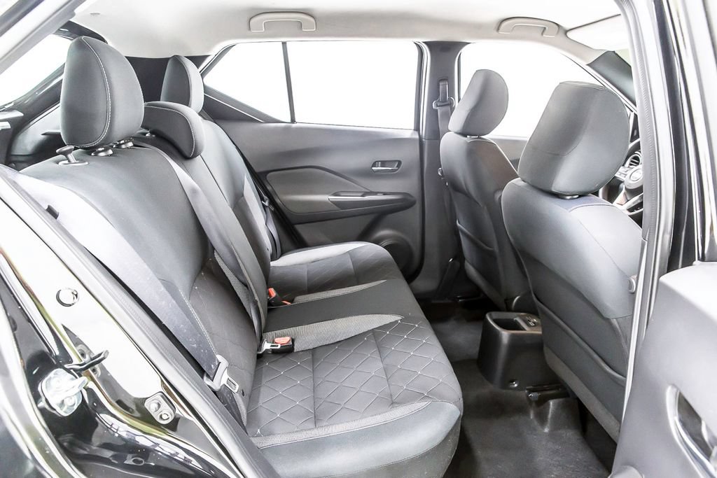 Used 2019 Nissan Kicks SV FWD image 34