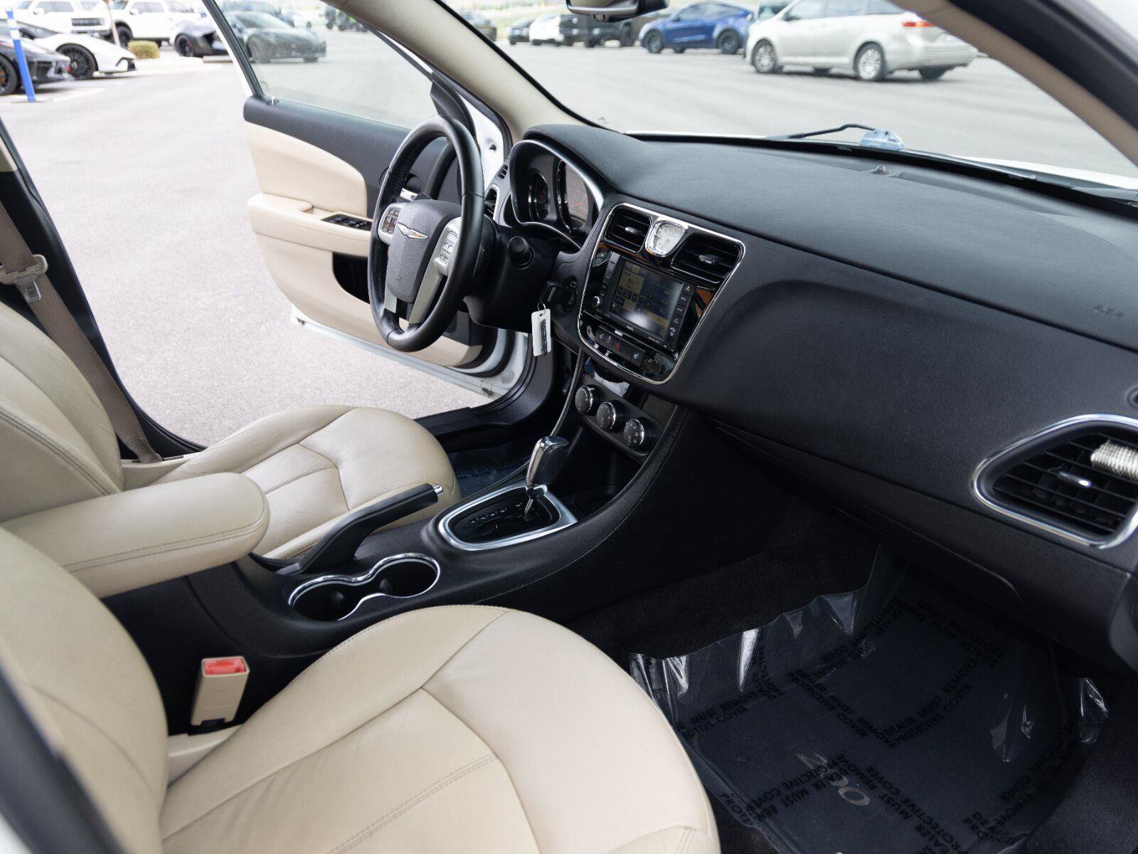 Used 2012 Chrysler 200 Limited FWD image 15